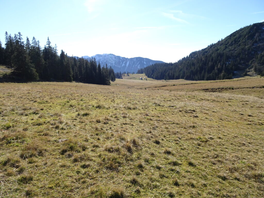 The <i>Herrenbodenalm</i> seen from the trail