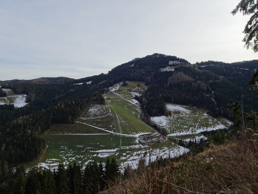 View from the trail just before the <i>Stoaniwelt Turm</i> viewing platform