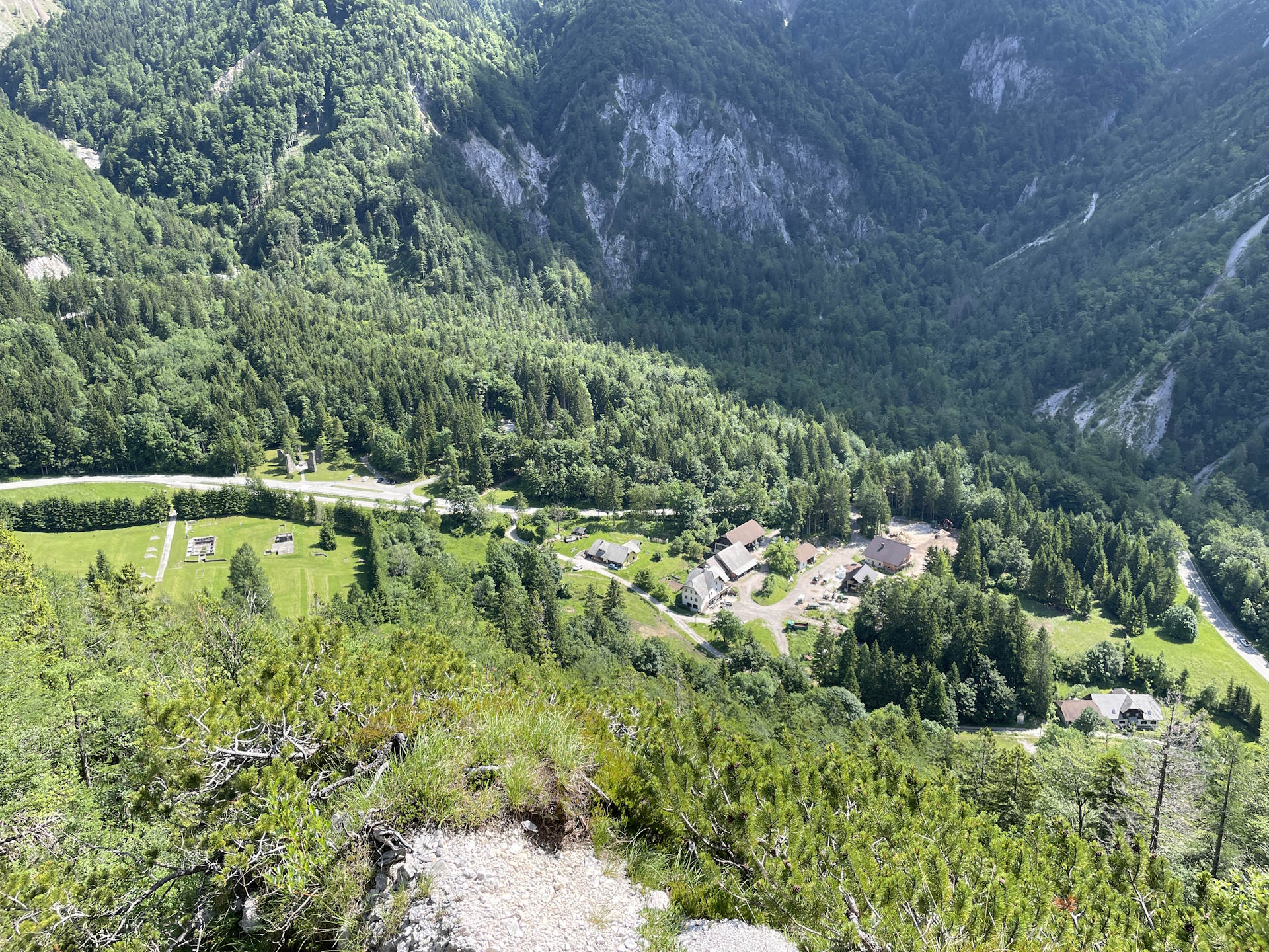 The enjoyable view from the <i>Bornova pot</i> trail
