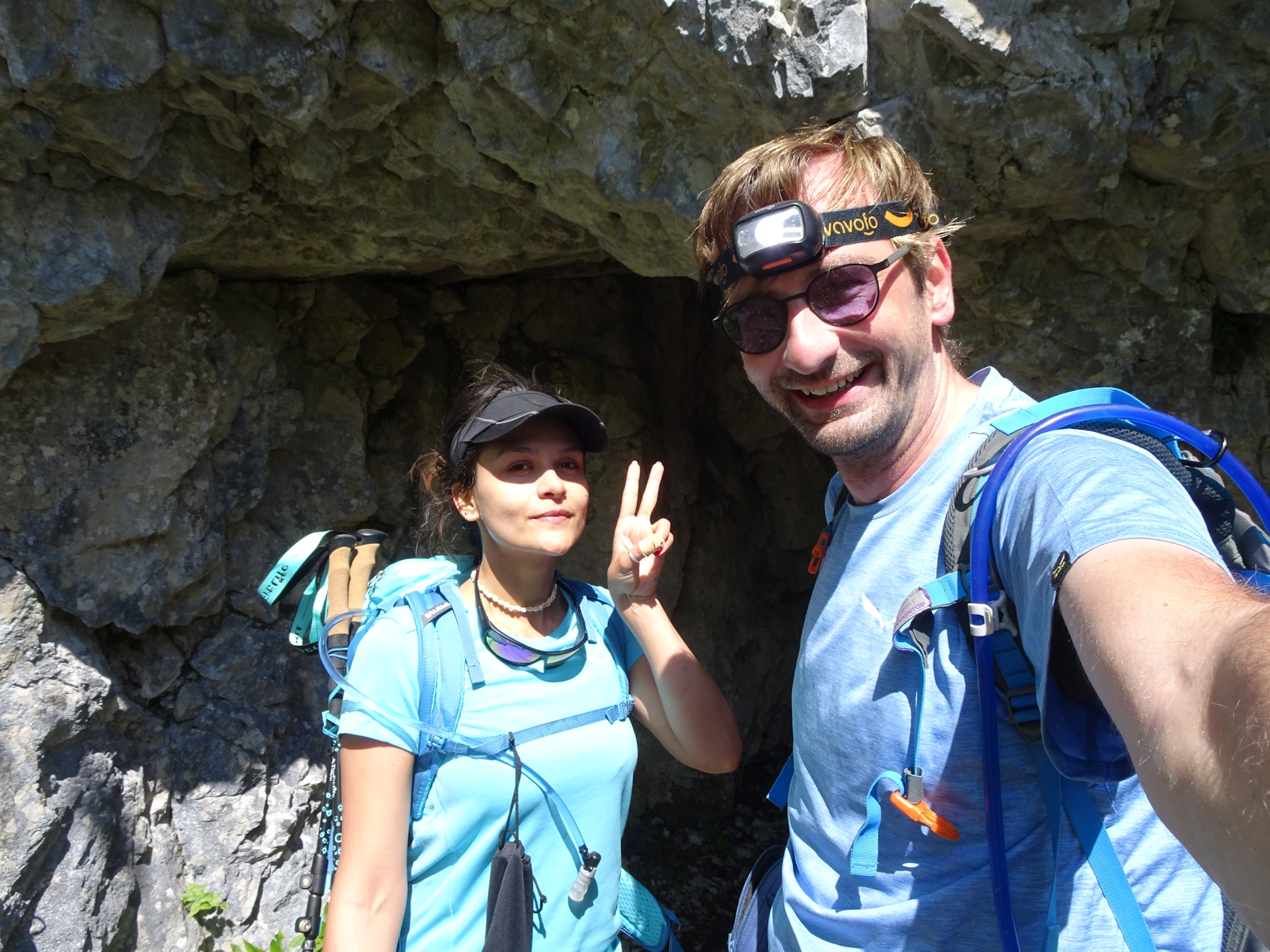 Eliane and Stefan mastered the tunnel