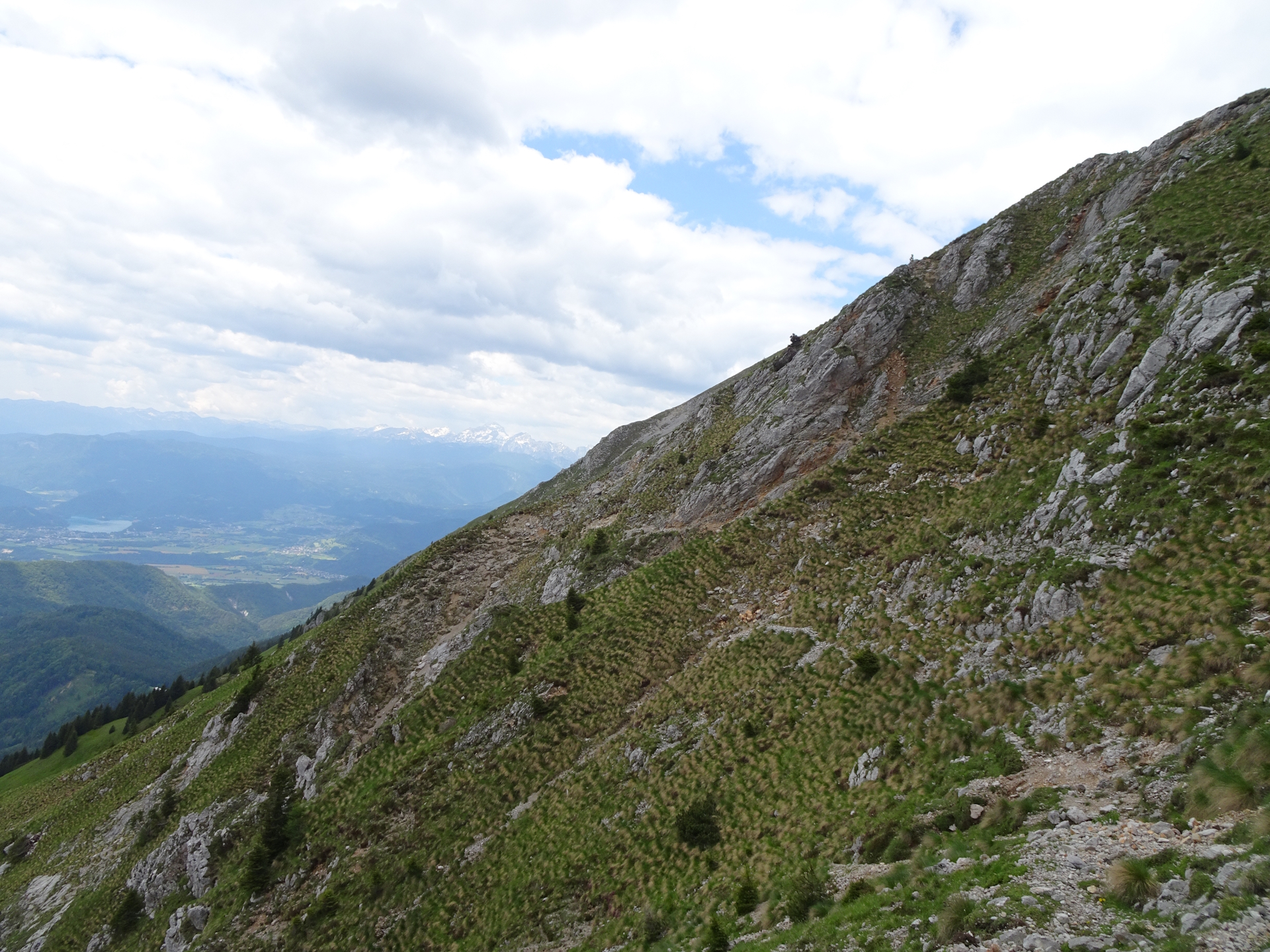 Towards <i>Veliki vrh (Begunjščica)</i>