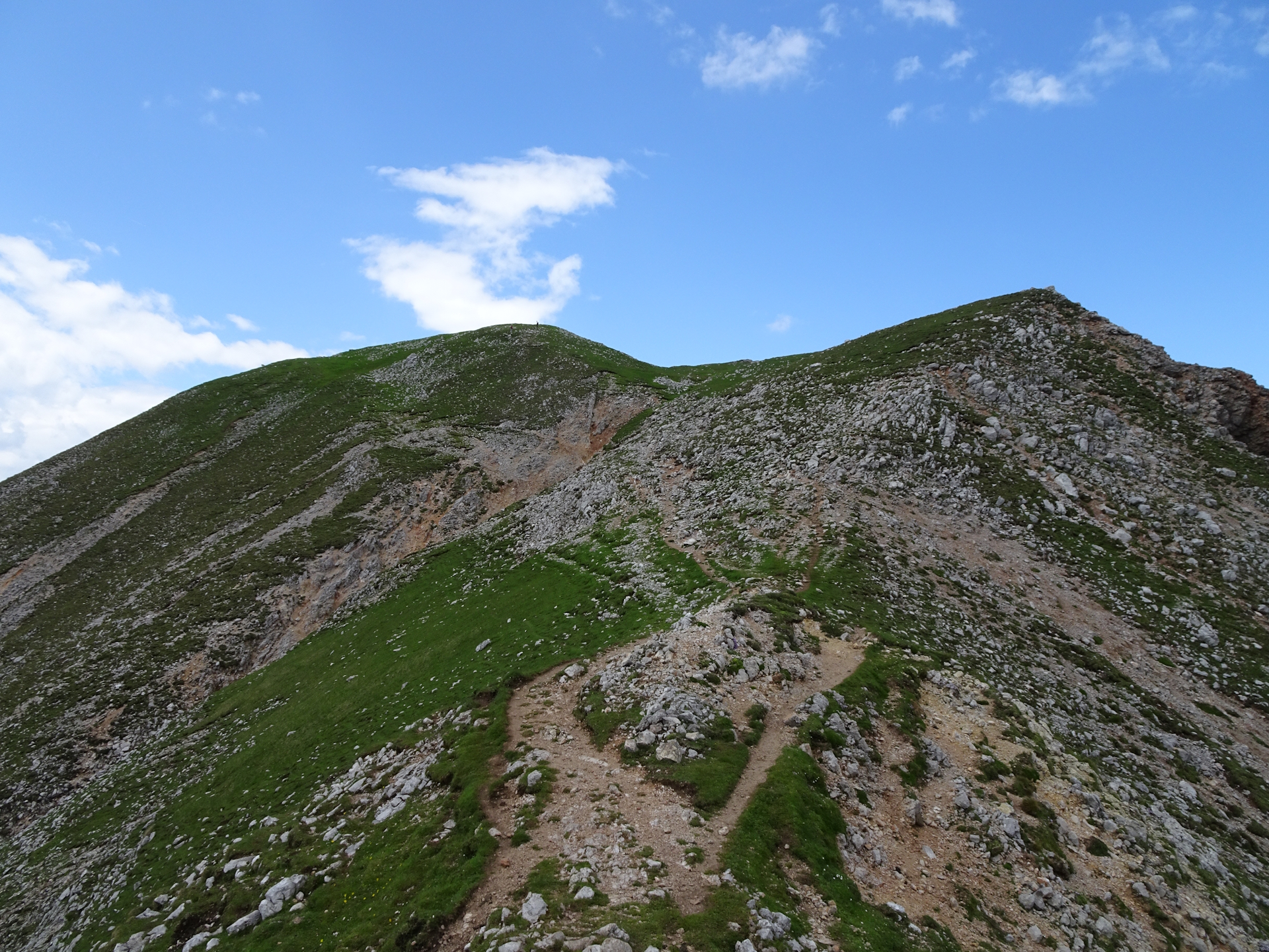 Towards <i>Veliki vrh (Begunjščica)</i>