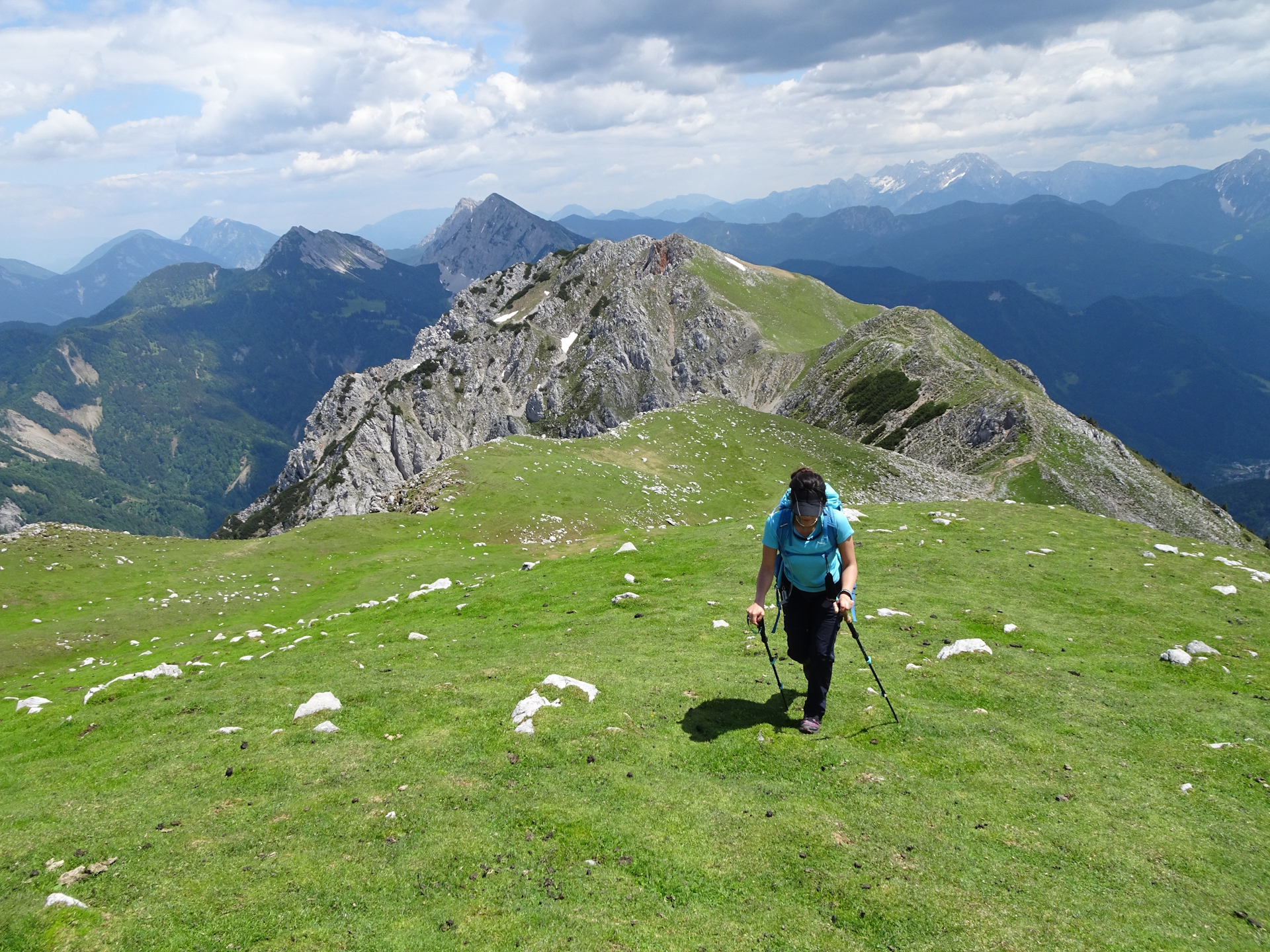 Eliane on the last ascent towards <i>Veliki vrh (Begunjščica)</i>