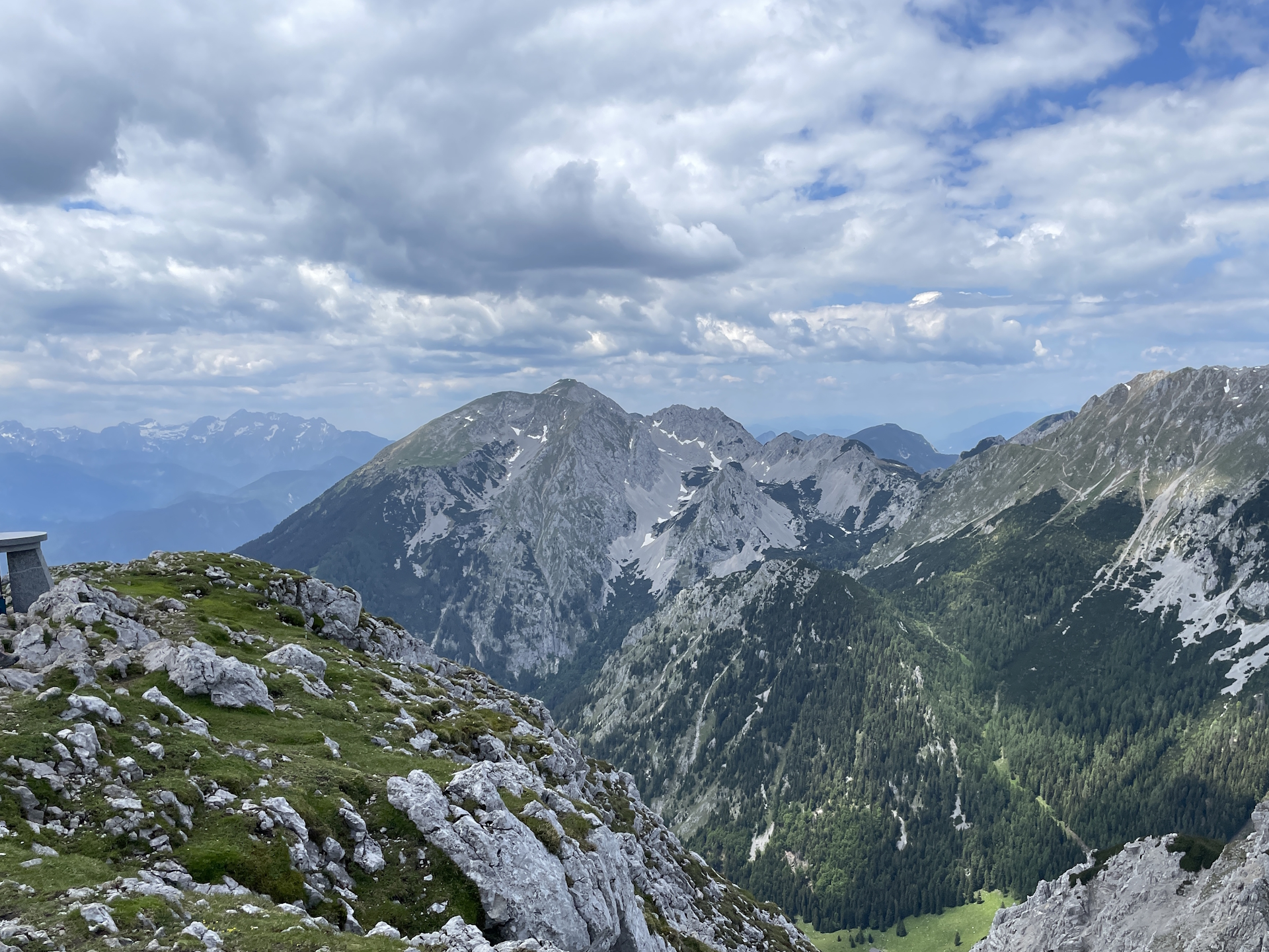 The <i>Hochstuhl</i> seen from <i>Veliki vrh (Begunjščica)</i>