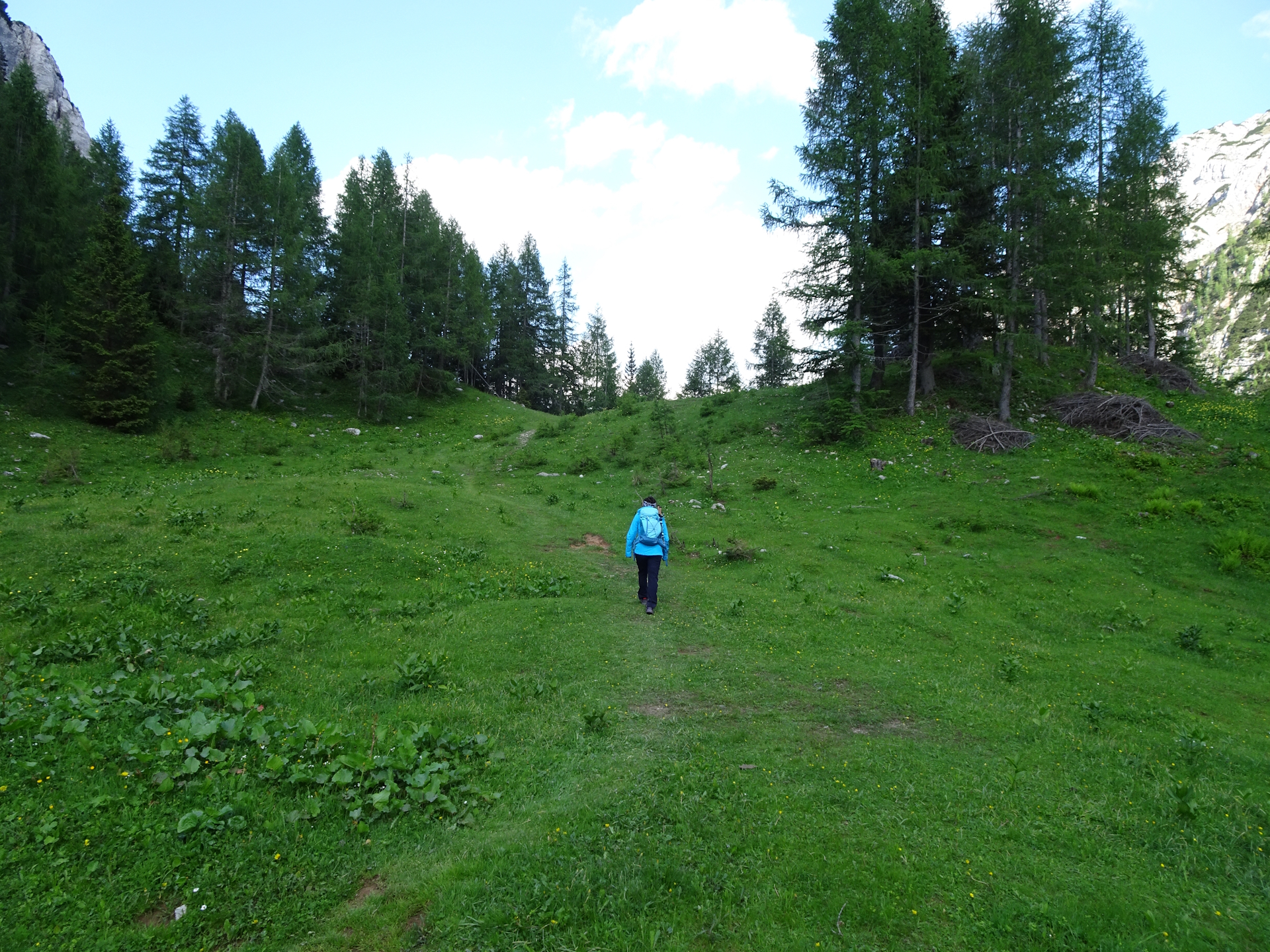 Eliane leads the way back to <i>Loiblpass</i>