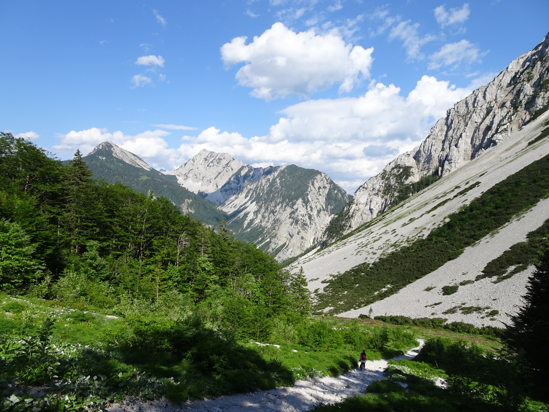 Heading towards <i>Loiblpass</i>