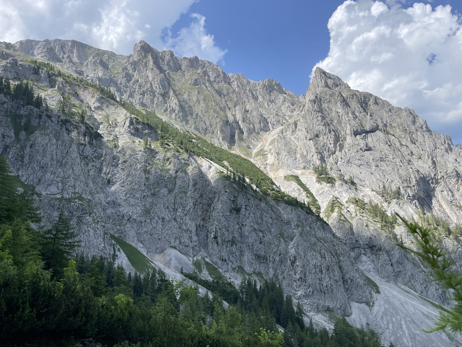 Amazing view from the trail up to <i>Voisthalerhütte</i>