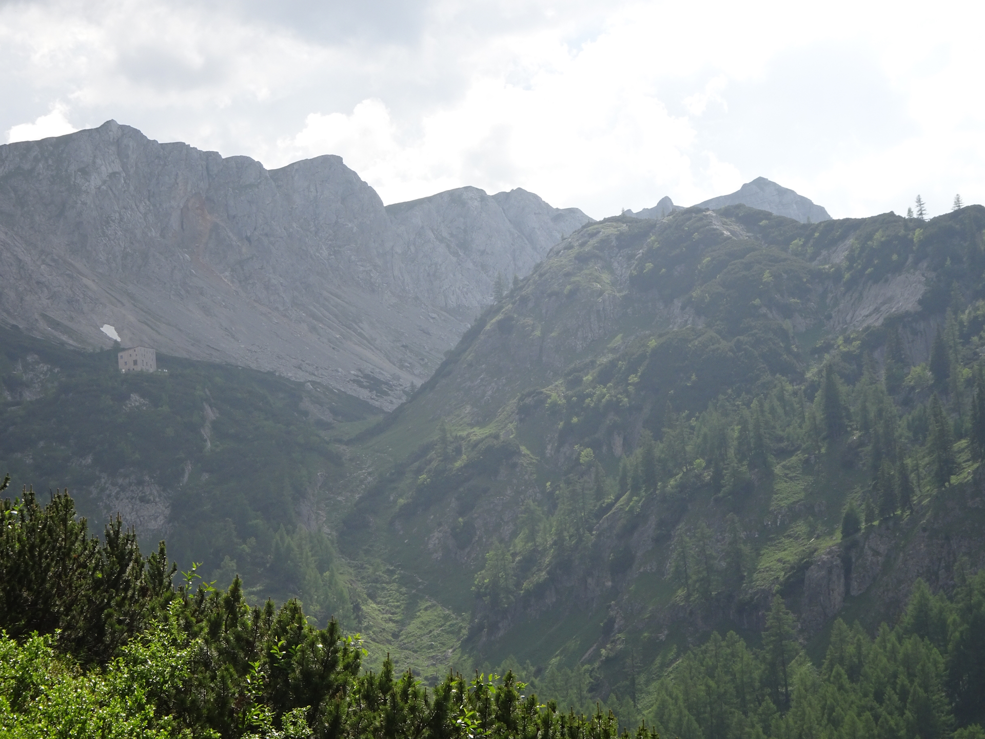 A first glimpse of <i>Voisthalerhütte</i>