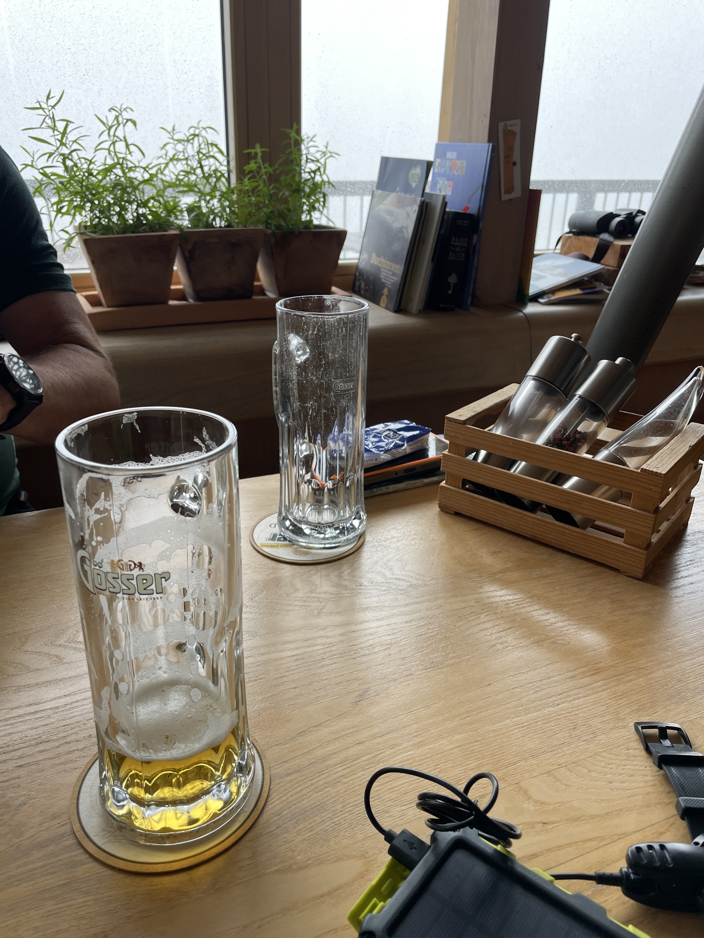 Well-deserved break at the <i>Schiestlhaus</i>