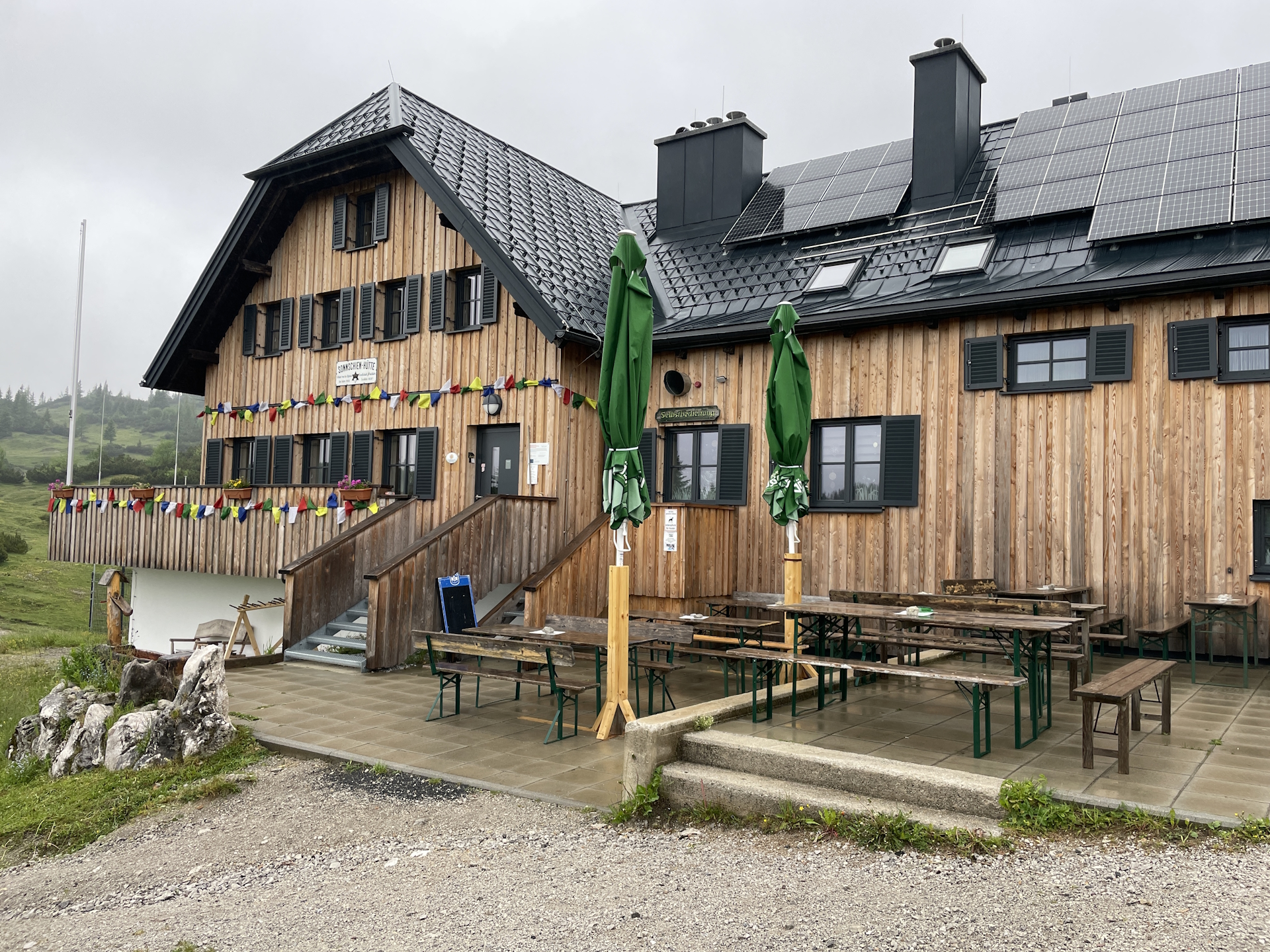 Finally arrived at the <i>Sonnschienhütte</i>