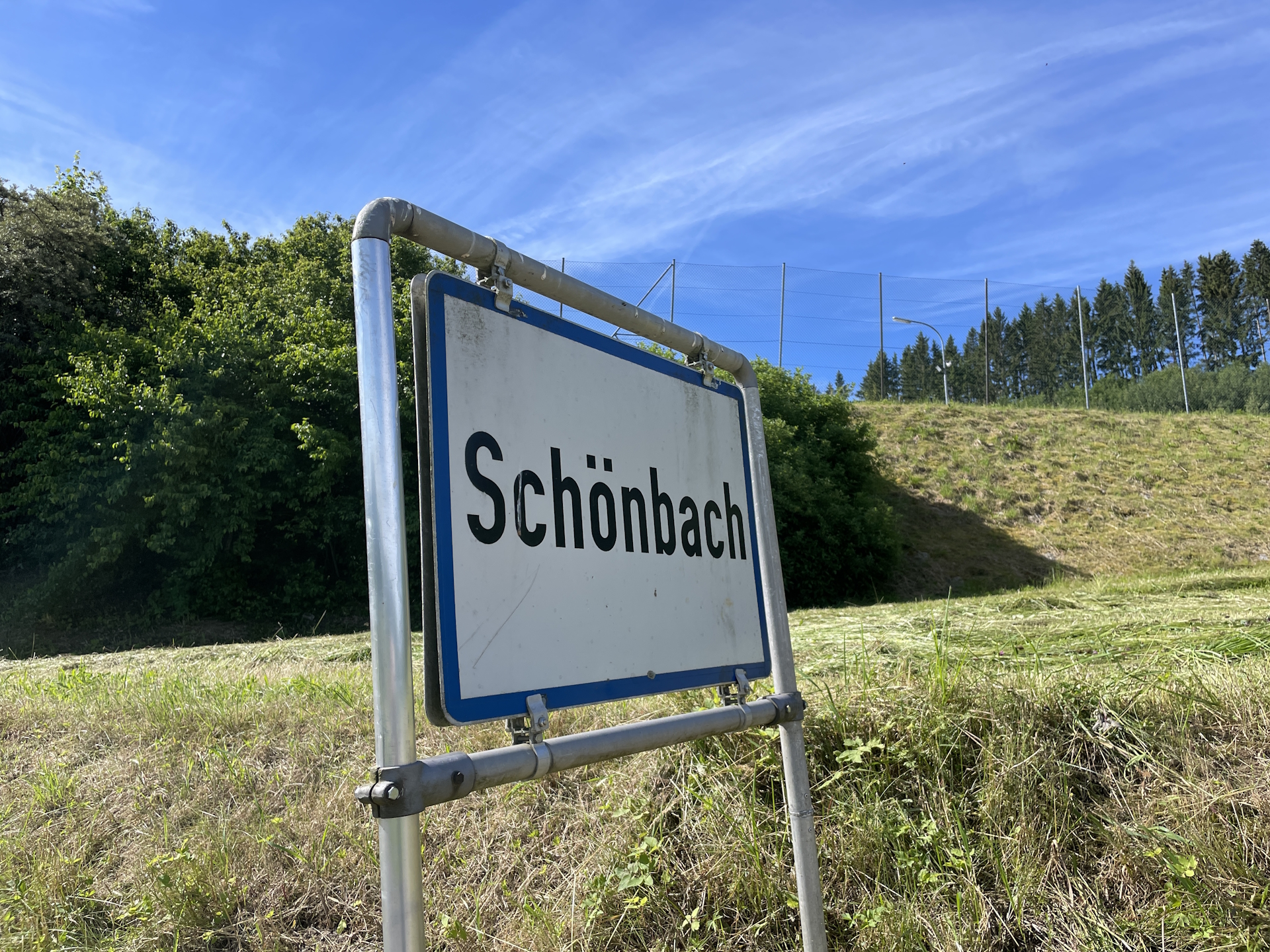Entering <i>Schönbach</i>