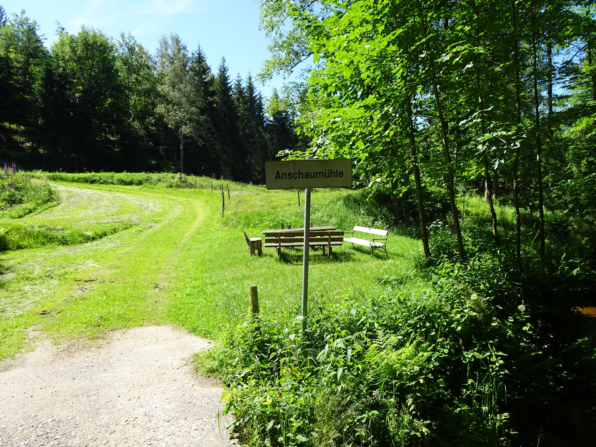 At the rest area <i>Anschaumühle</i>