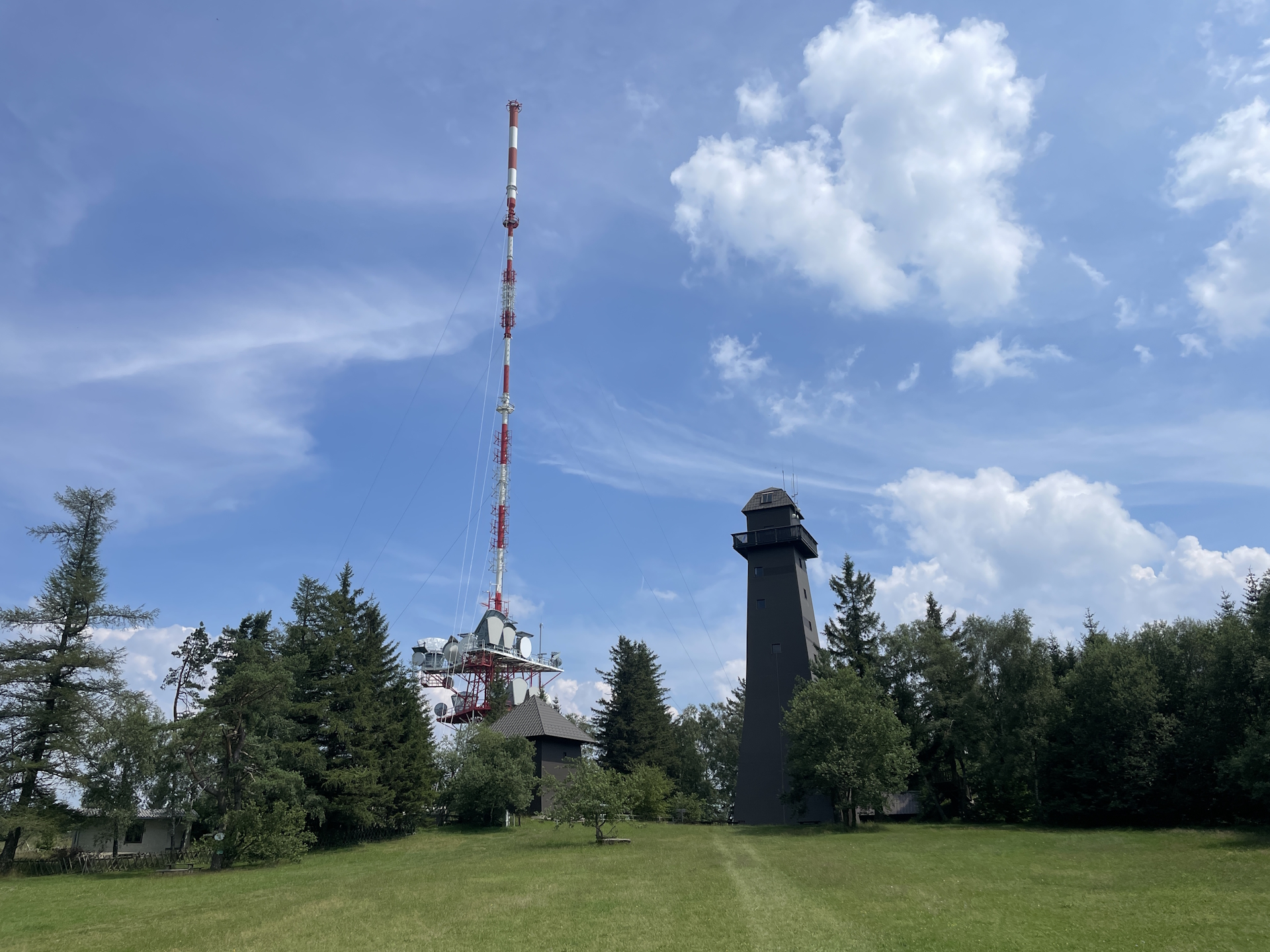 The antenna and the viewing platform (tower) at <i>Jauerling</i>