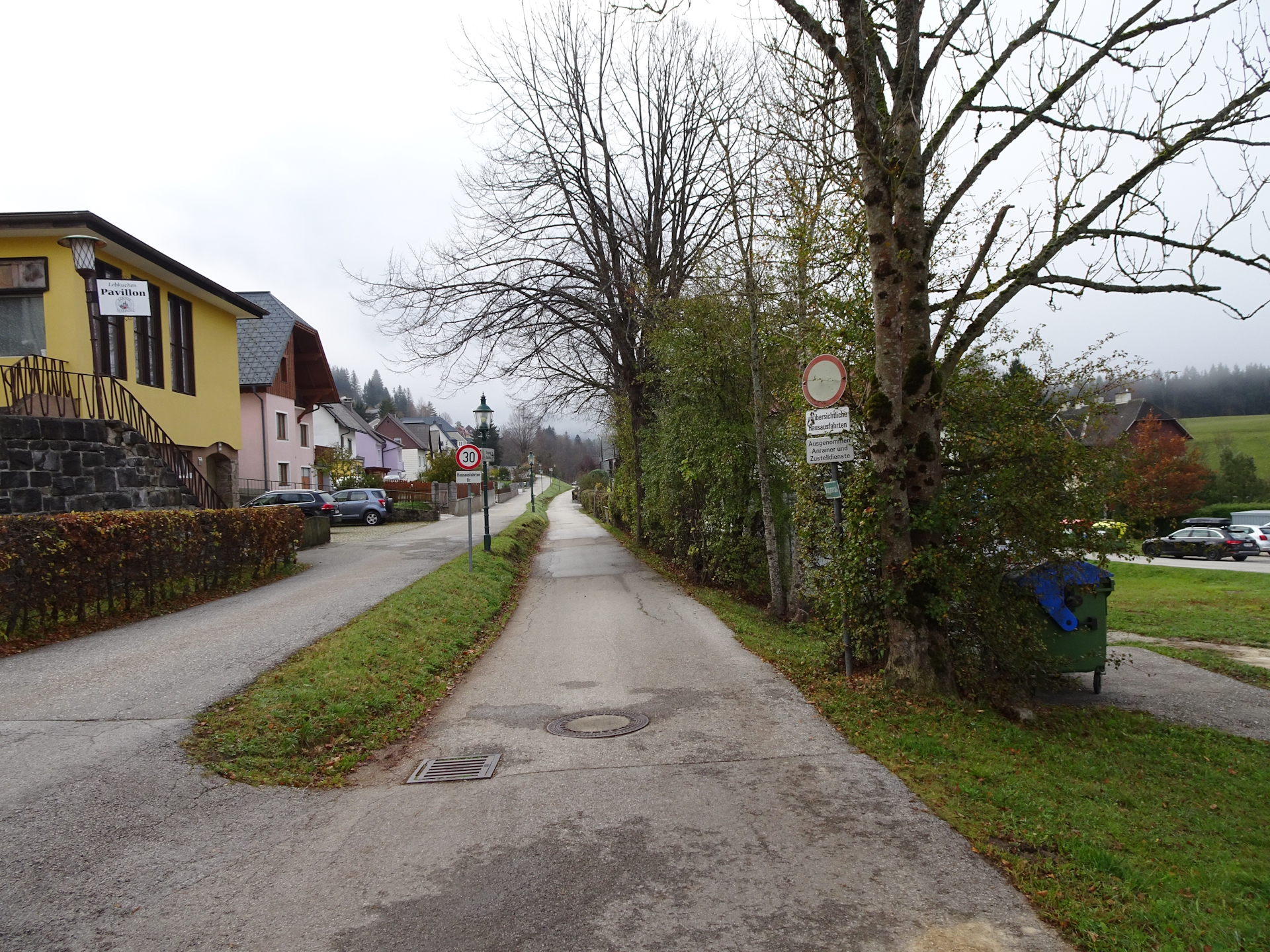 Follow this street towards <i>Mariazell</i>