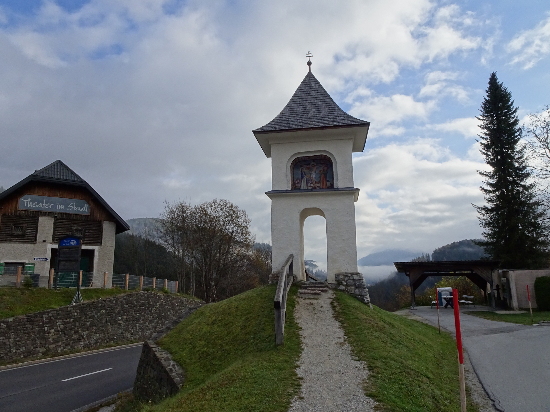 At the <i>Luckertes Kreuz</i>