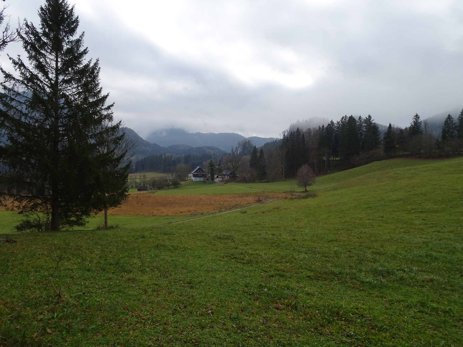 On the trail towards <i>Mooshuben</i>