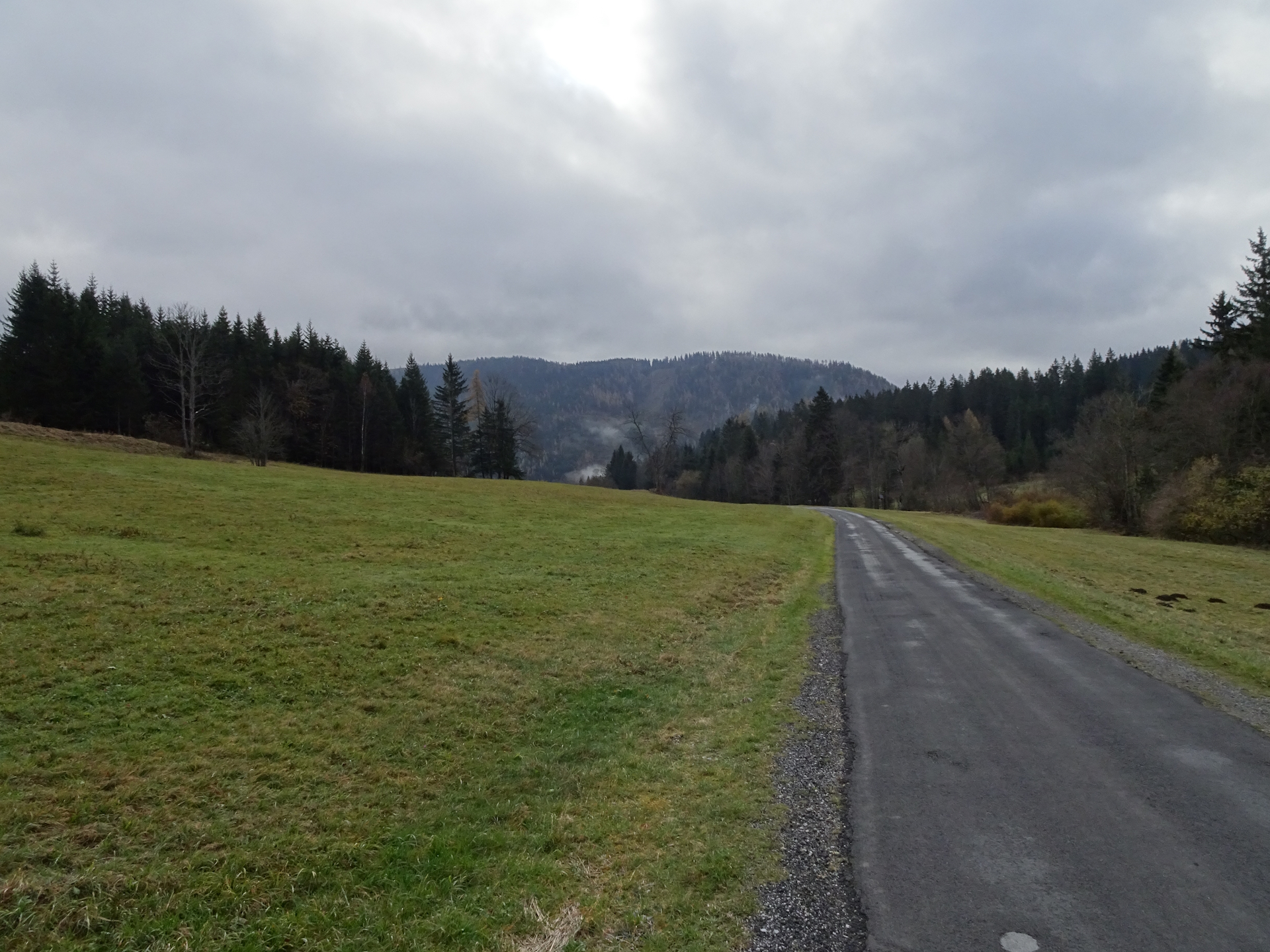 Following the paved road towards <i>Schöneben</i>