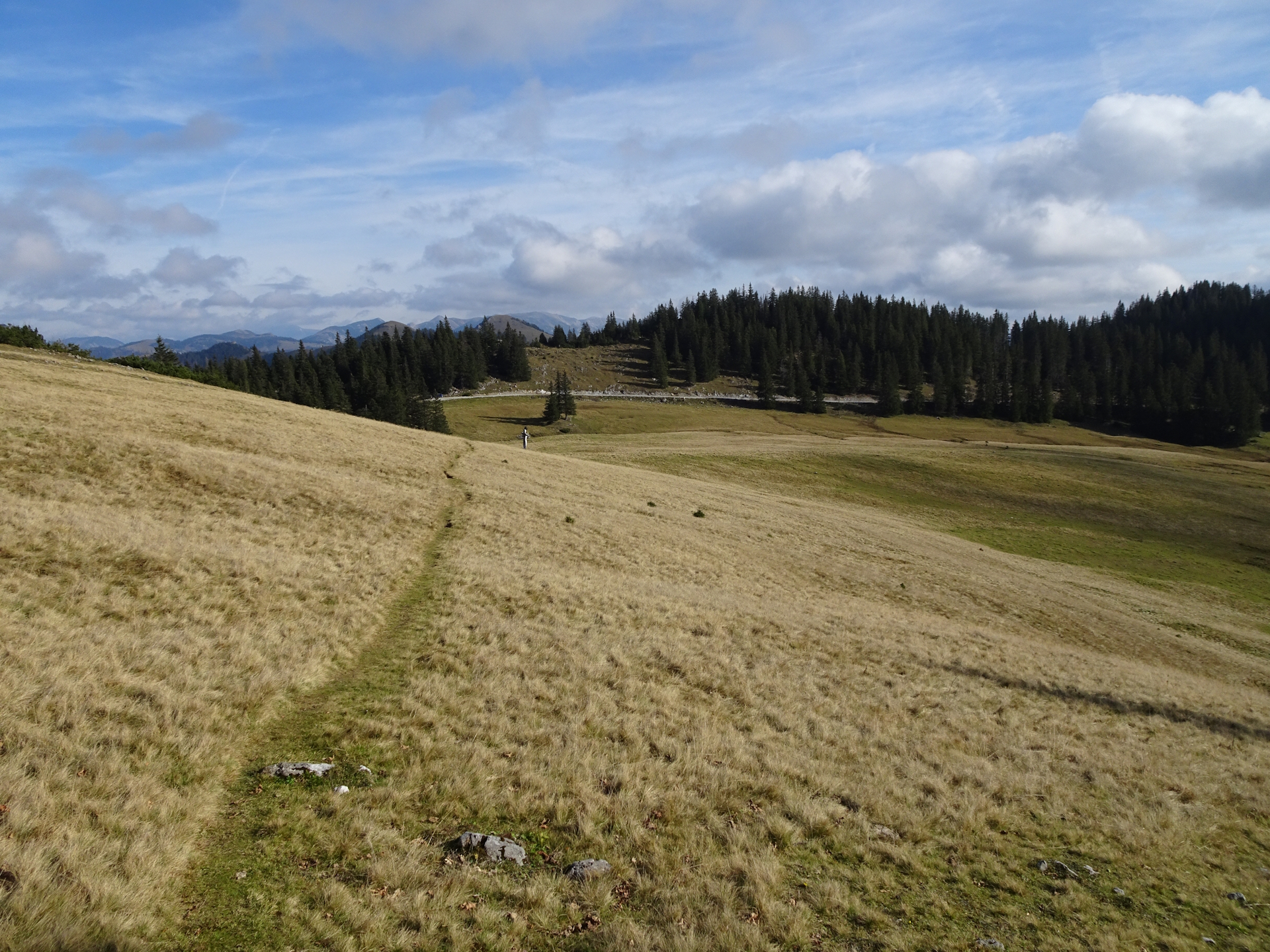 Looking back to the statue from the trail up to <i>Tonion</i>