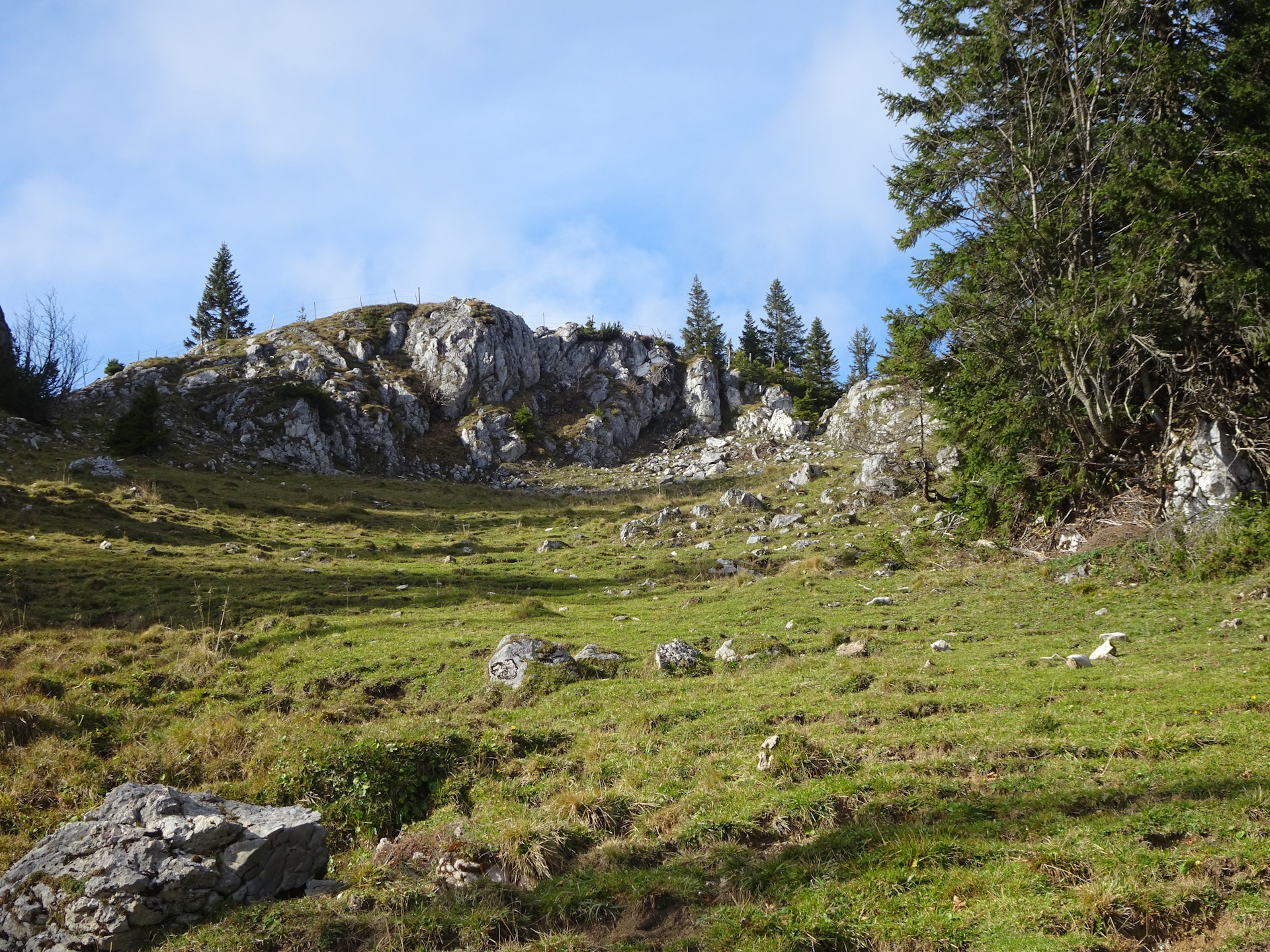 On the trail up to <i>Tonion</i>