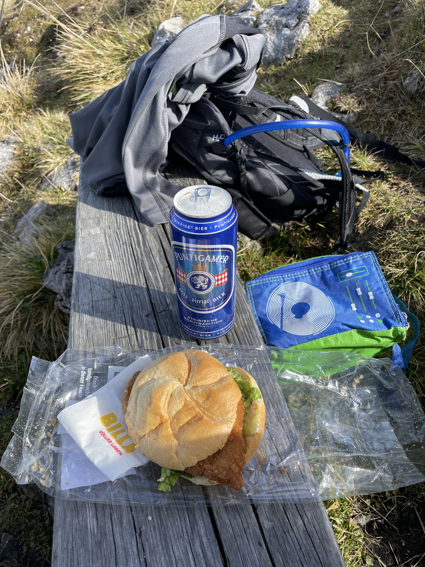 Well-deserved lunch break at <i>Tonion</i>