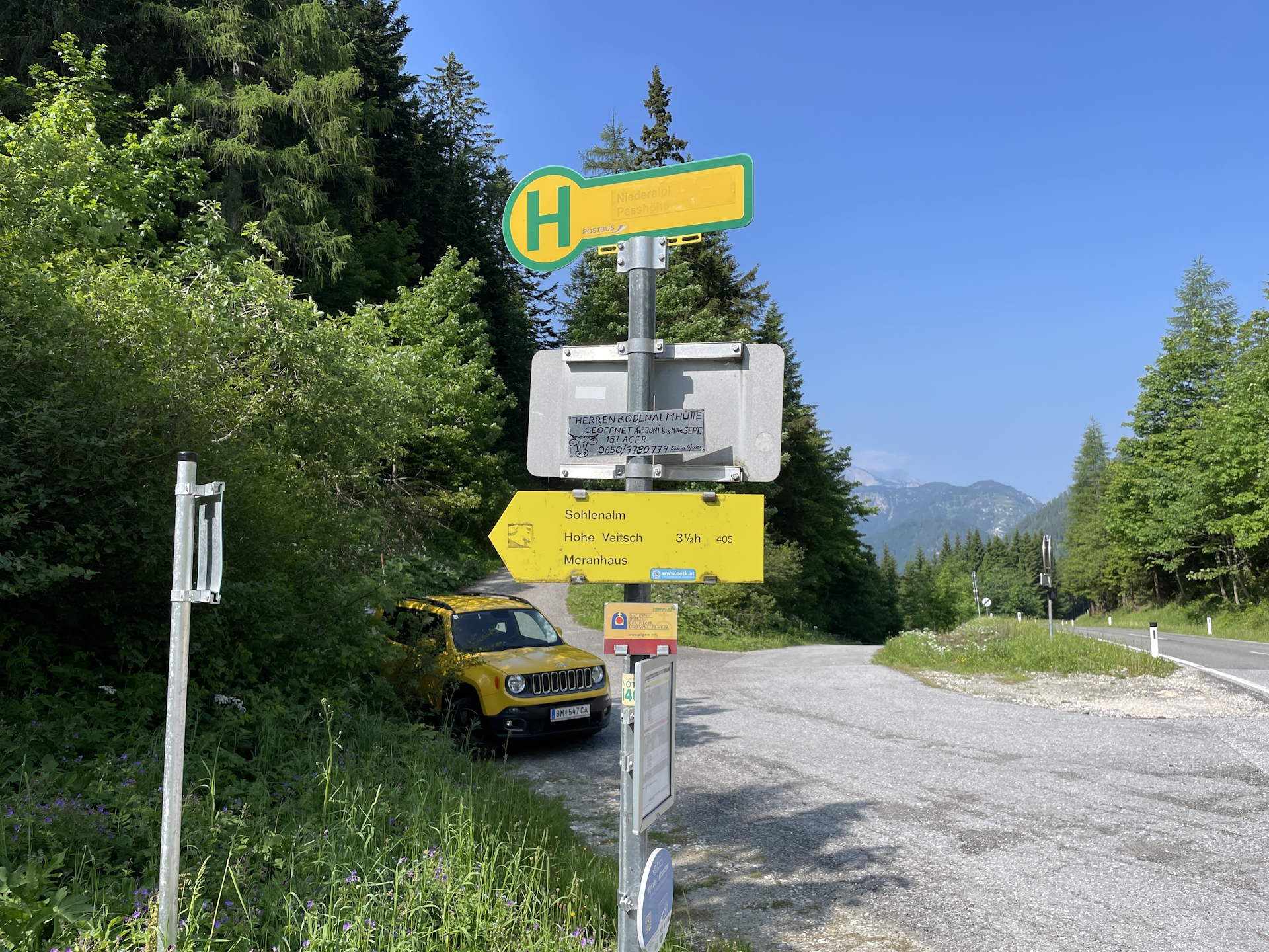 Following the trail towards <i>Sohlenalm</i>