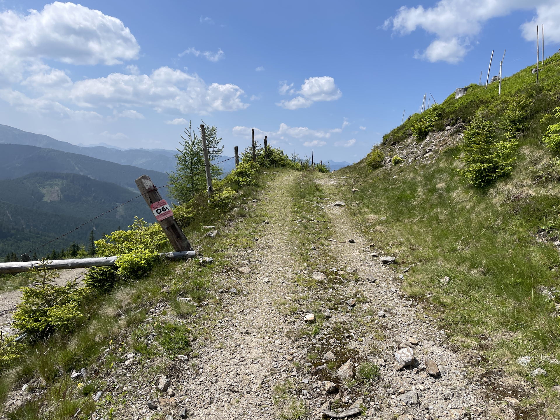 Following trail <i>06A</i>