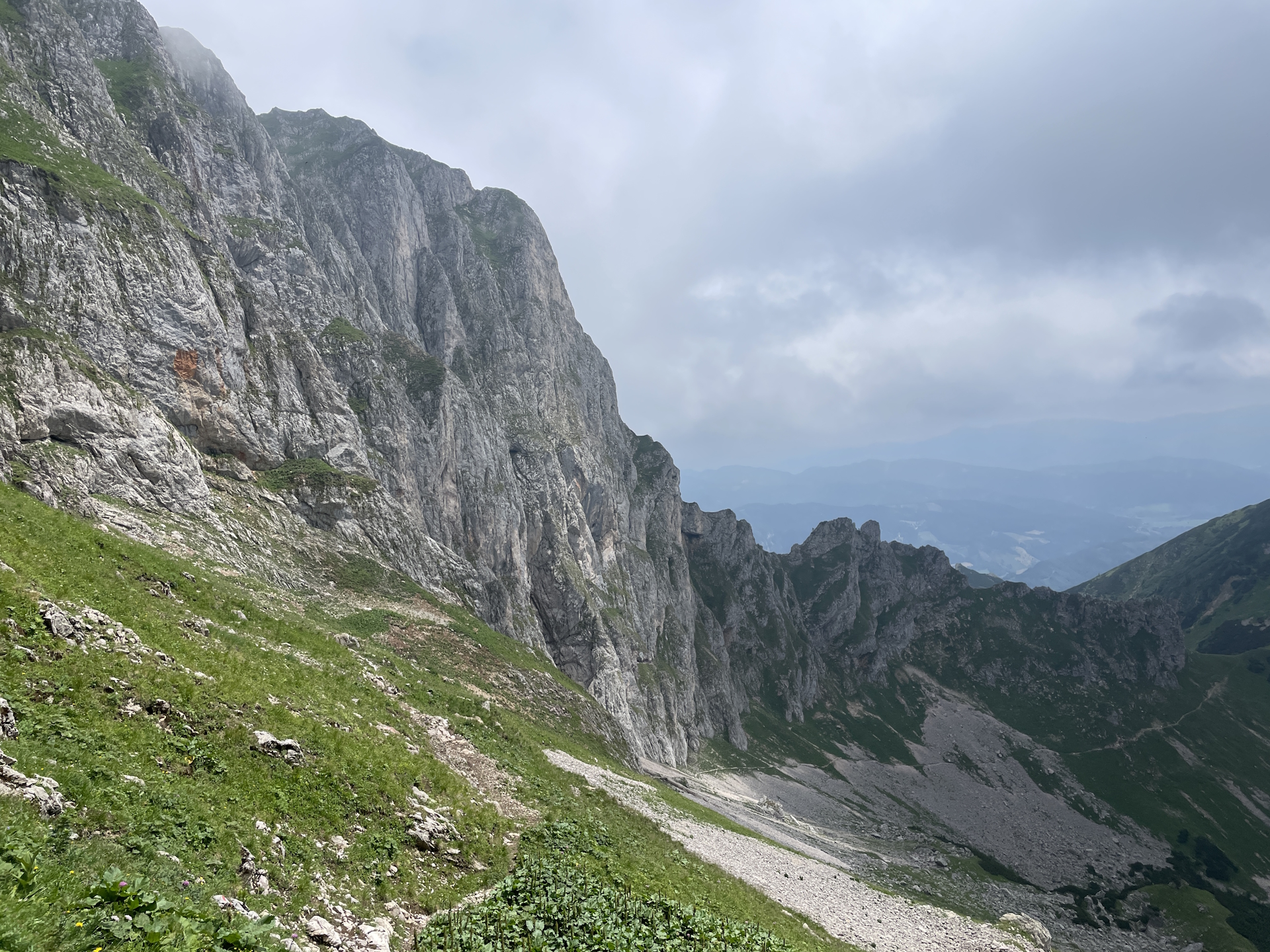 On the trail towards <i>Krumphals</i>