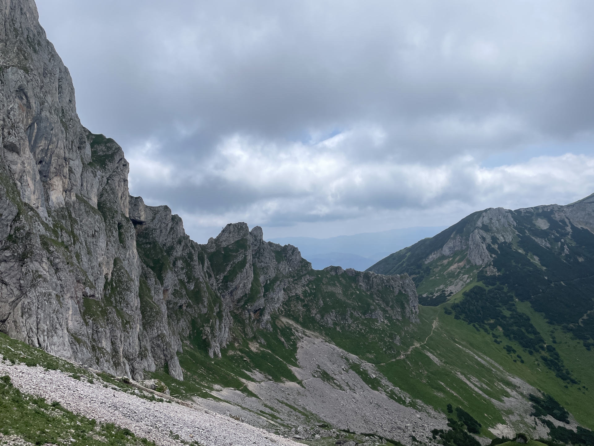 Still a long way to <i>Krumphals</i>