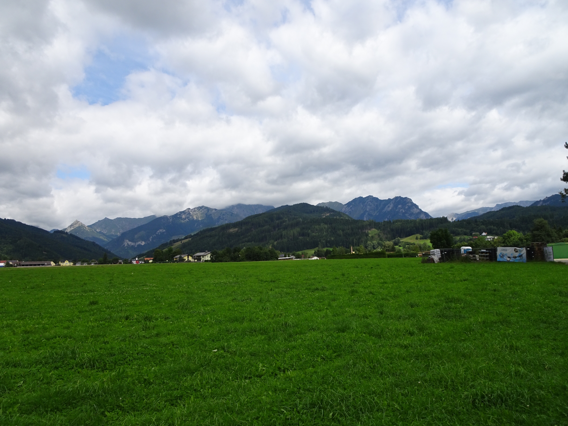 Impressive mountain scenery on the trail around <i>Trofaiach</i>