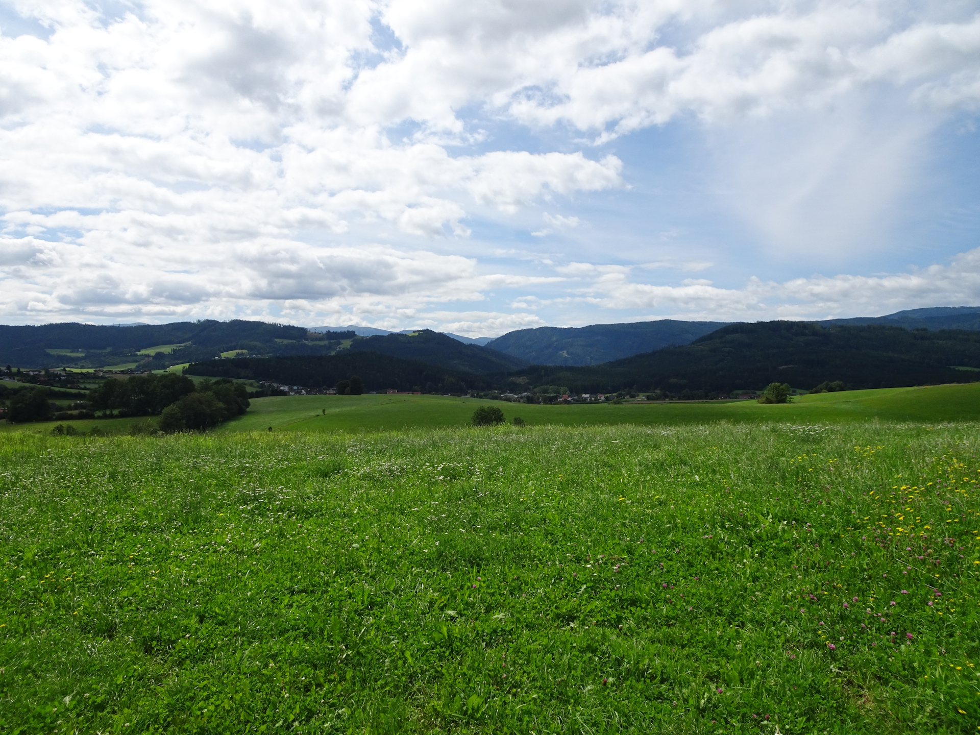 Scenic tail towards <i>Obergausendorf</i>