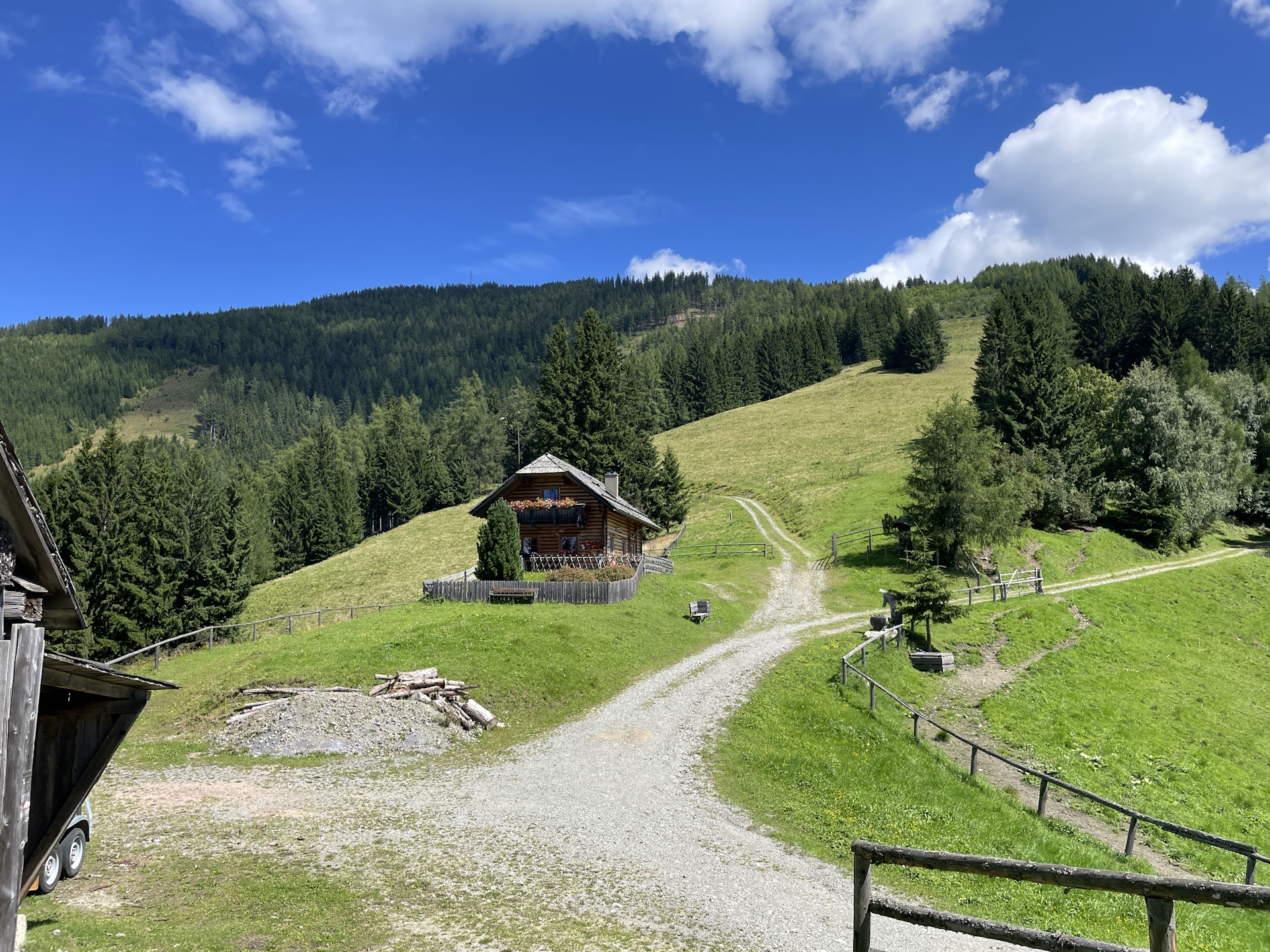 Approaching <i>Gstattmoaralm</i>