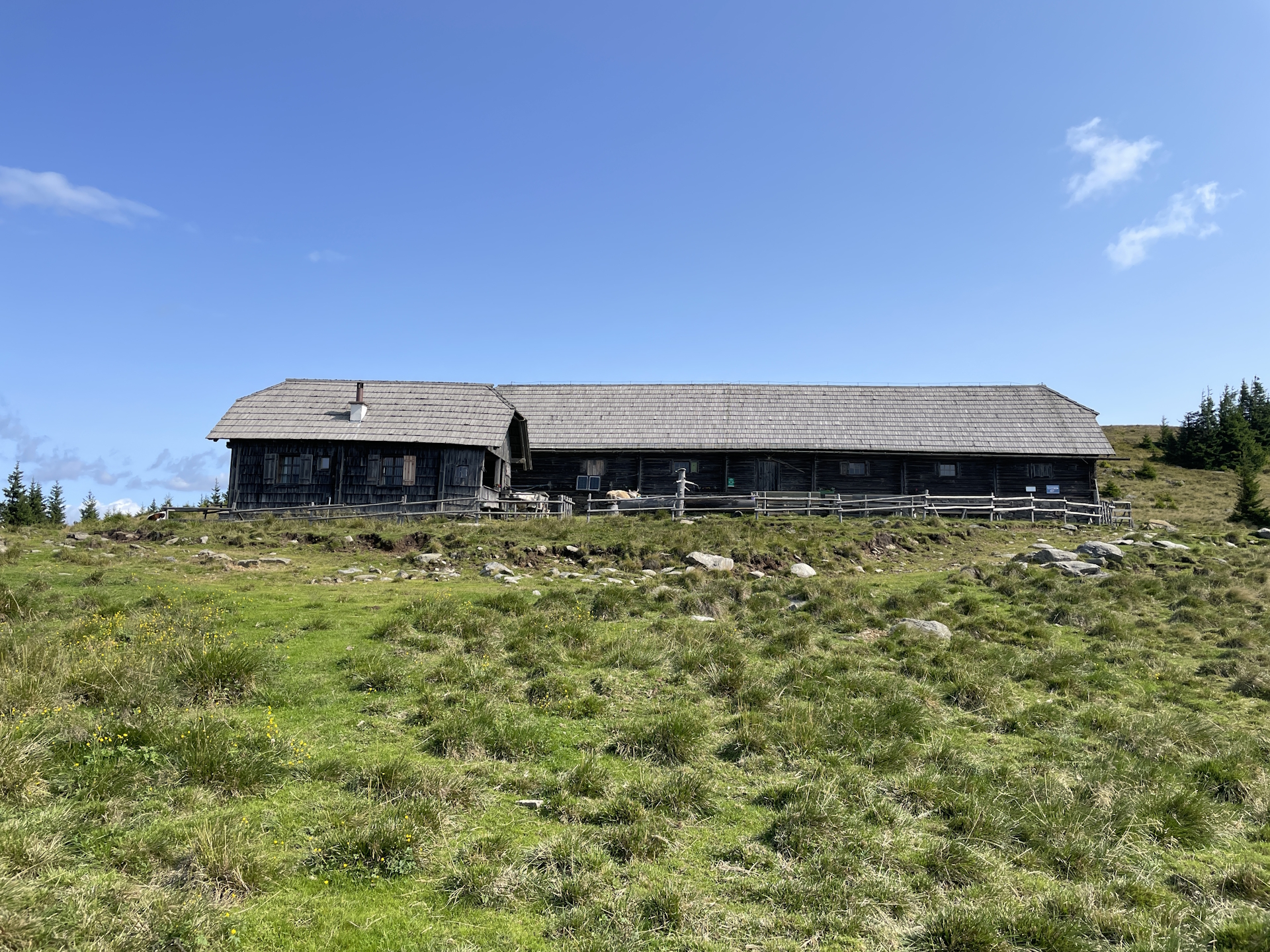 At the <i>Hochalm</i>, turn left (view back from the trail)
