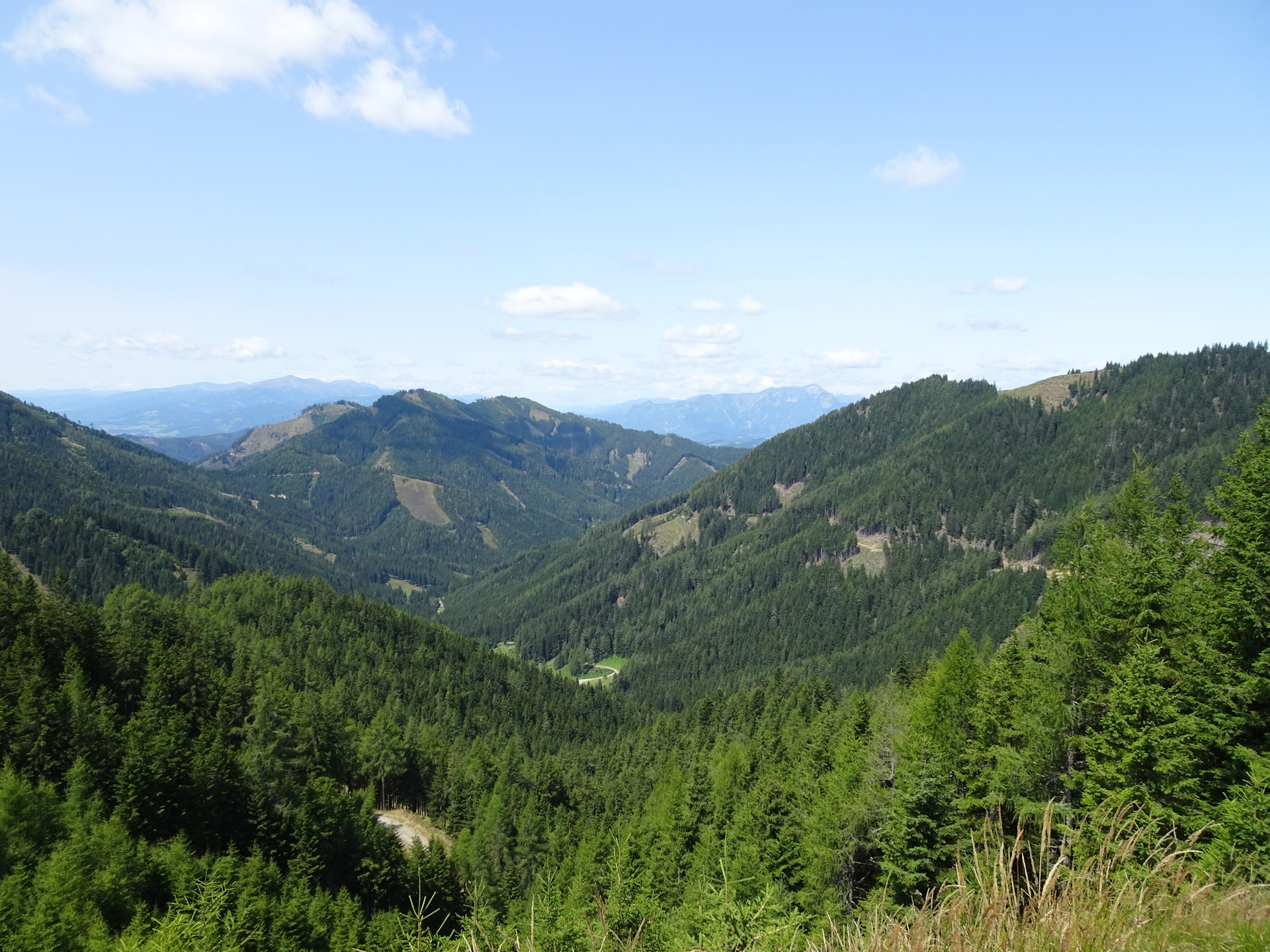 Scenic view from the trail towards <i>Fensteralm</i>