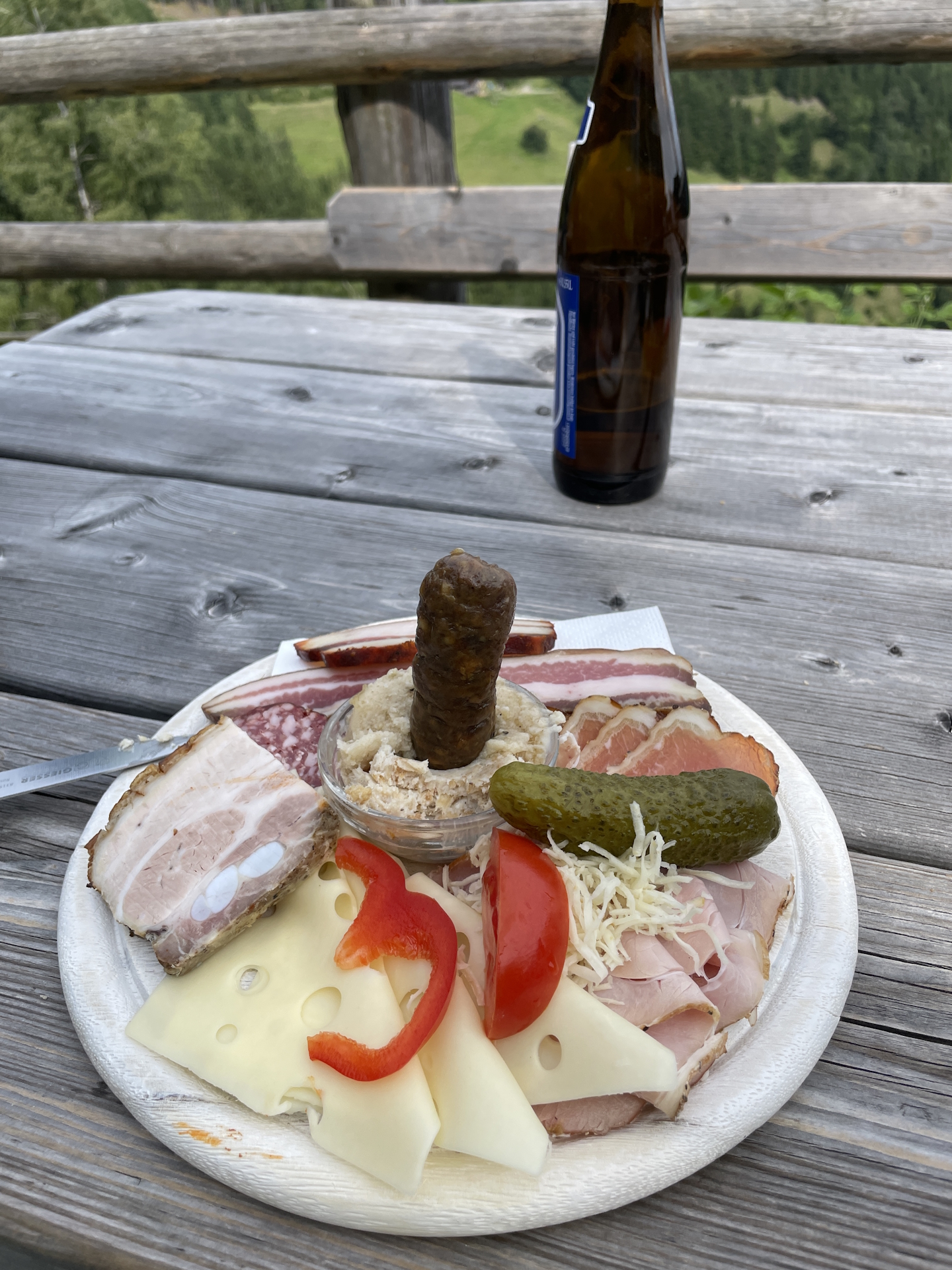 The famous <i>Brettljausn</i> at <i>Plotscherbauer</i>