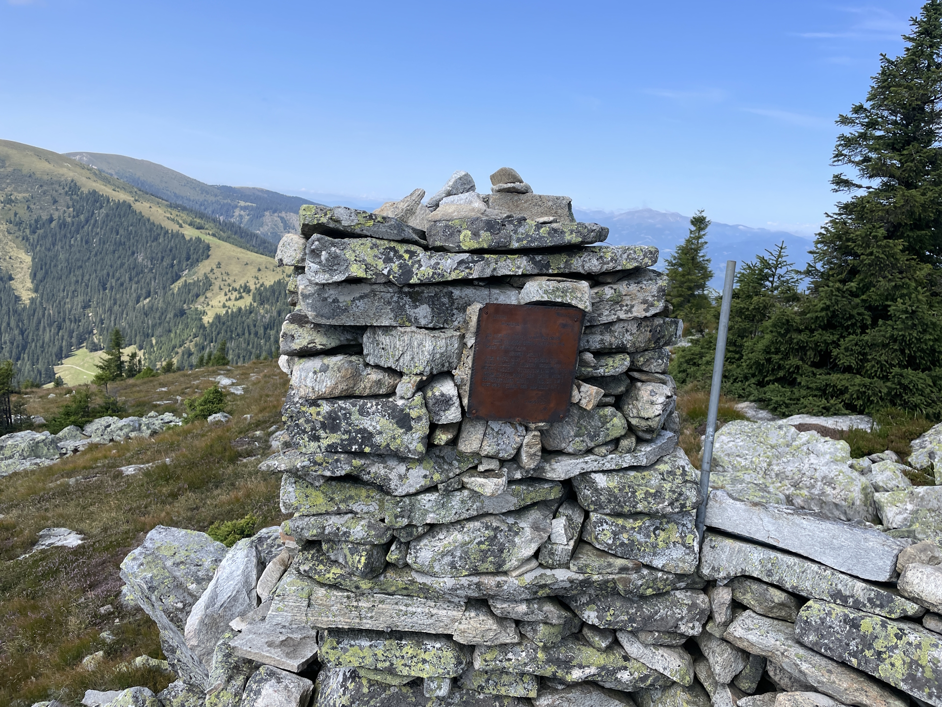 A memorial on the trail towards <i>Kreuzsattel</i>