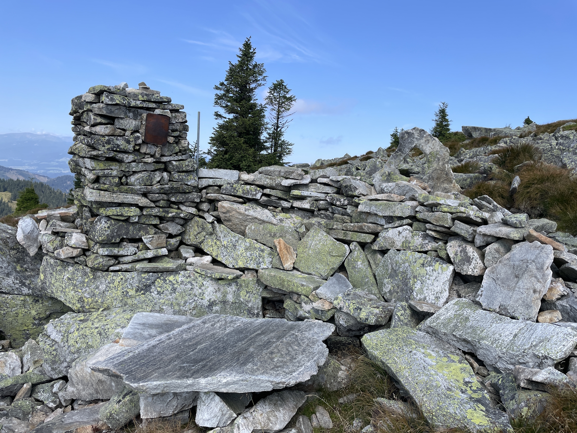 The memorial on the trail towards <i>Kreuzsattel</i>