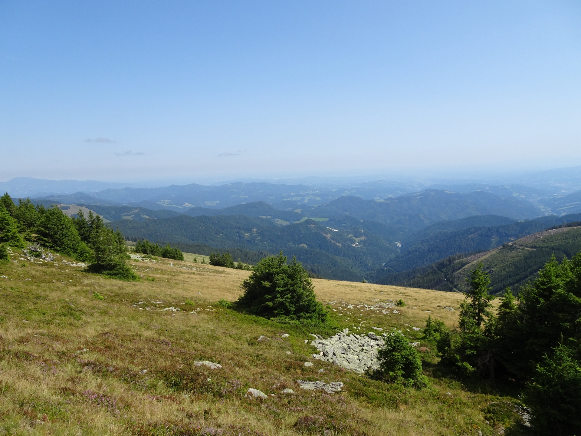 Scenic view from the trail to <i>Roßbachkogel</i>