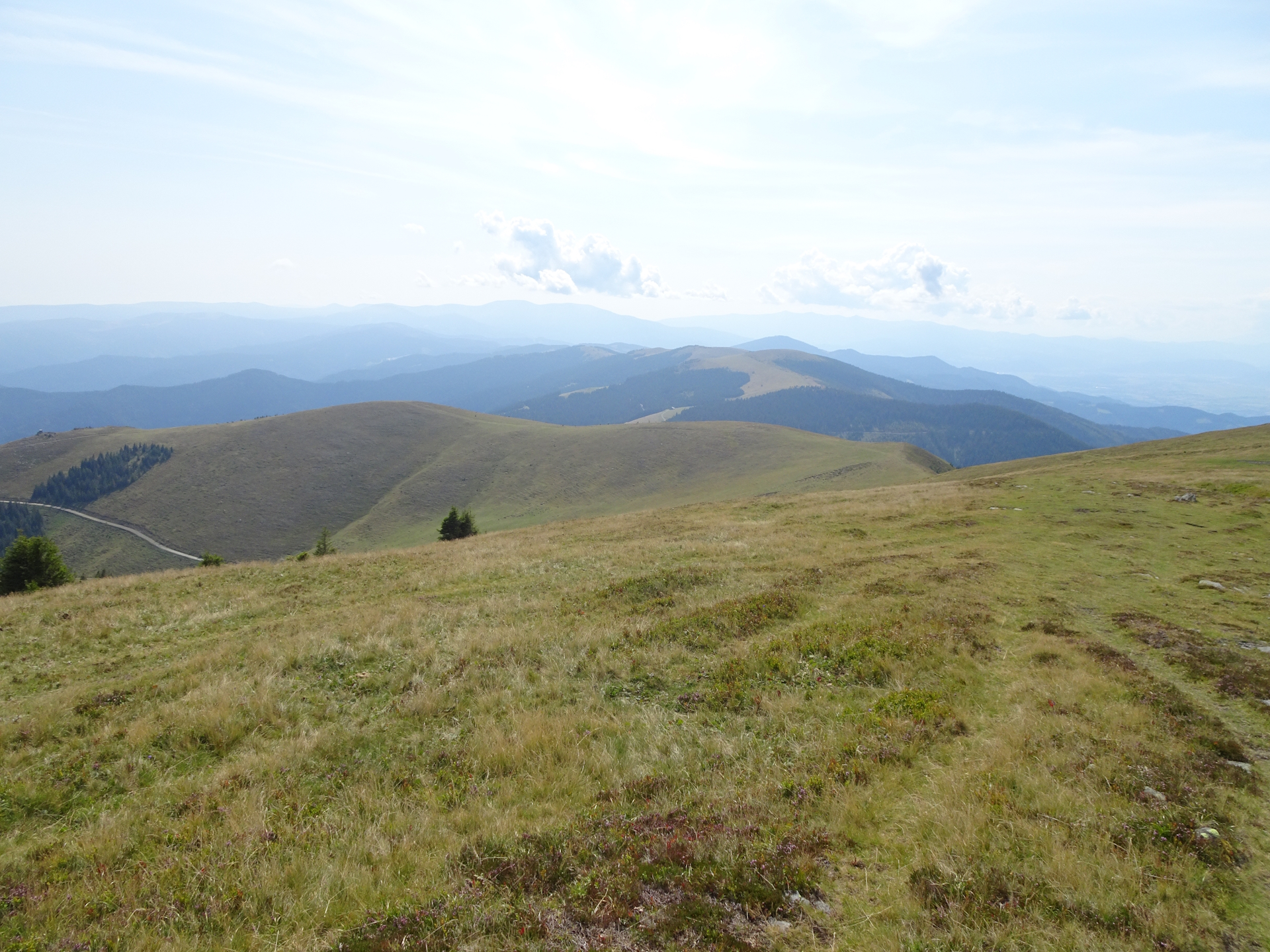 On the trail down to <i>Zeissmannhütte</i>