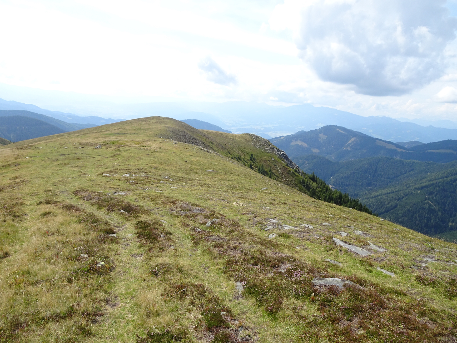 On the trail down to <i>Zeissmannhütte</i>
