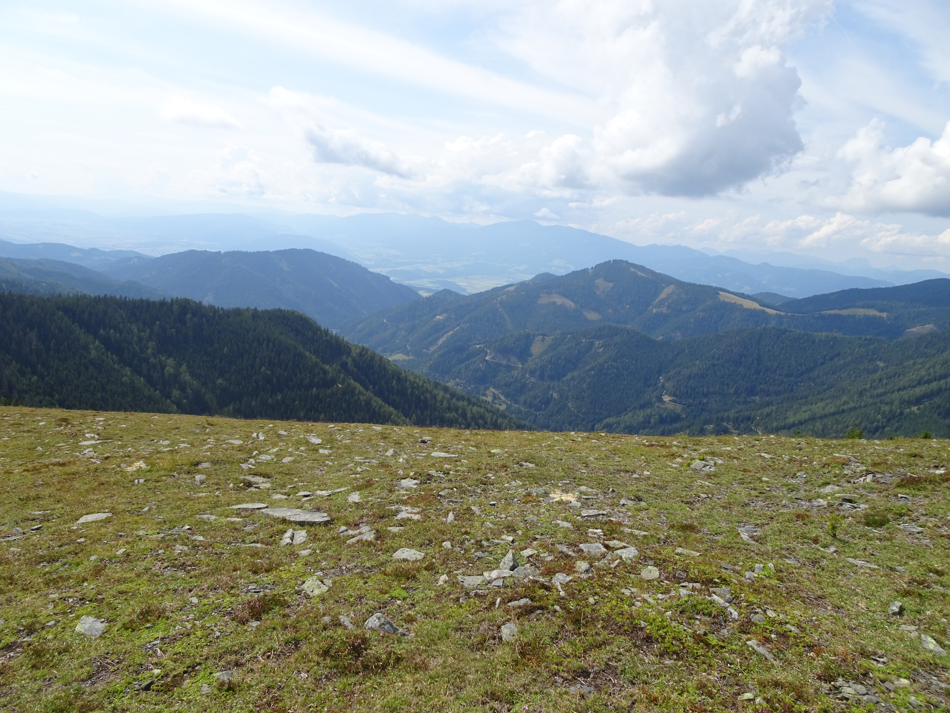View from the trail to <i>Zeissmannhütte</i>