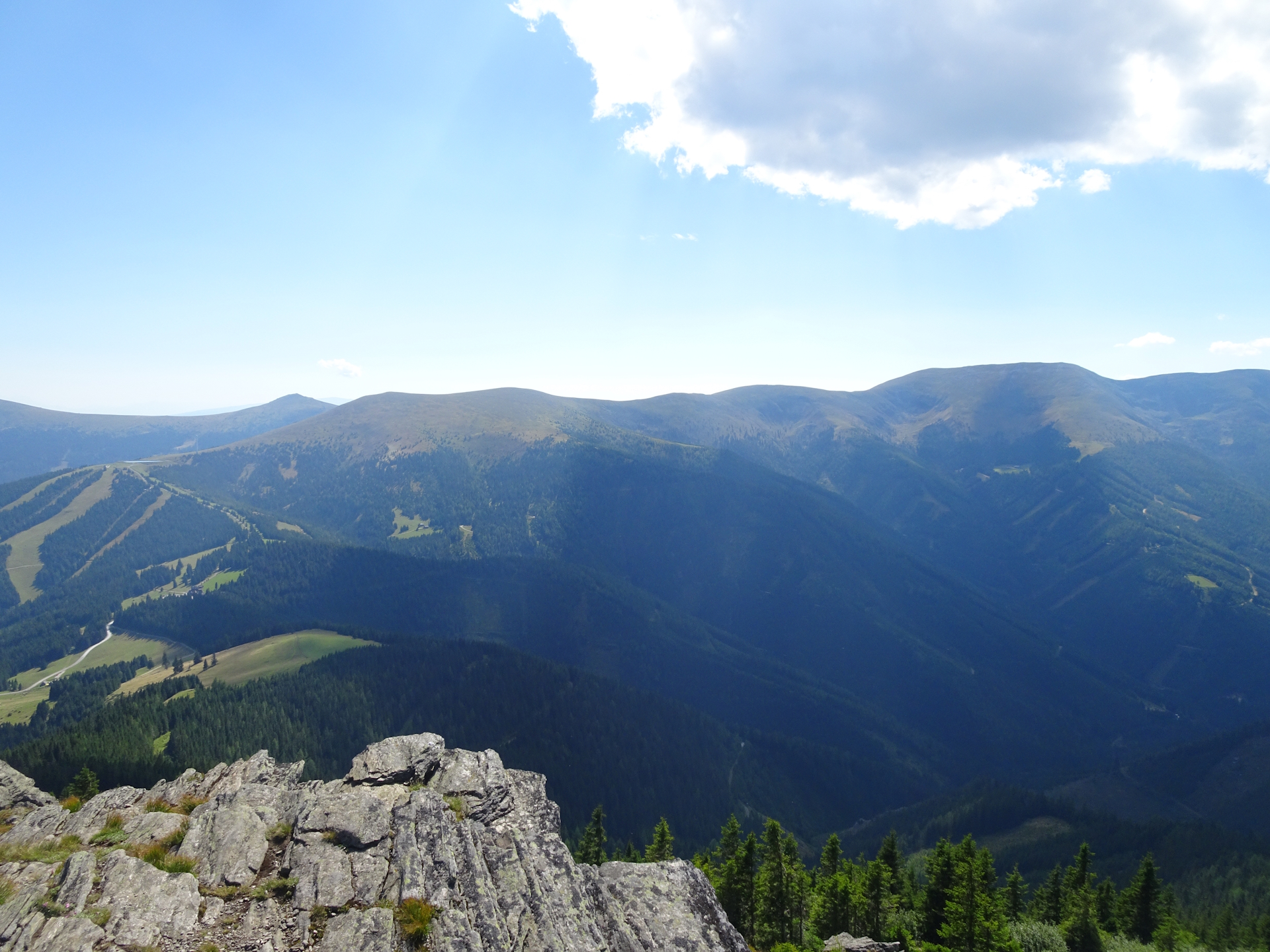 View towards the next stage <i>Speikkogel</i> from <i>Rappoldkogel</i>