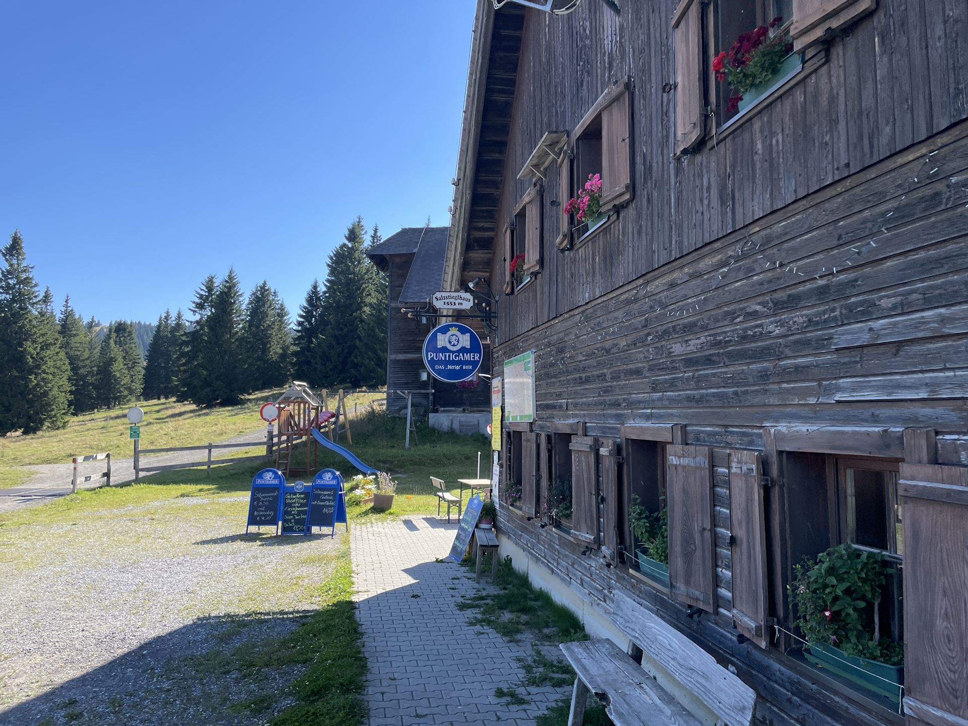 Approaching <i>Salzstiegelhaus</i>