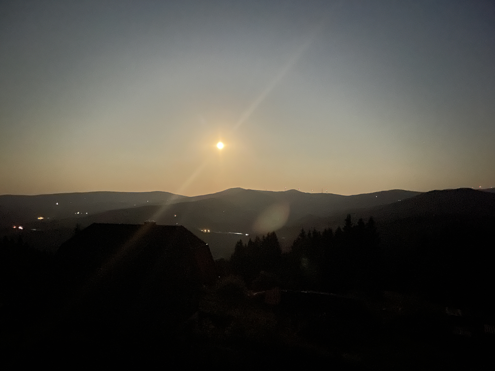 Watching the moon from my window at <i>Barbarahaus</i>